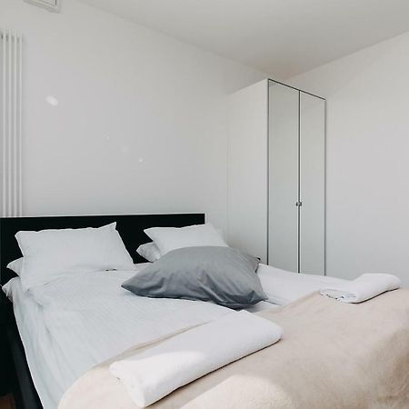 Shortstaypoland Kolejowa Varsavia Esterno foto